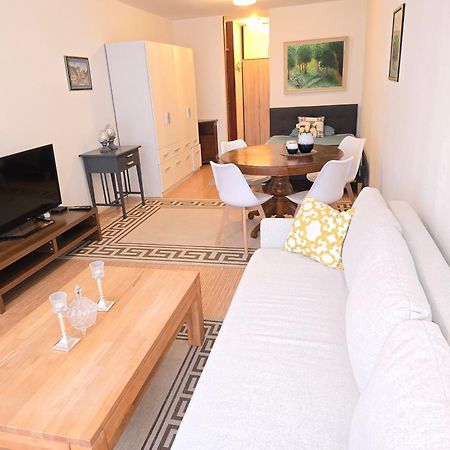 Studio Apartment Щутгарт Екстериор снимка